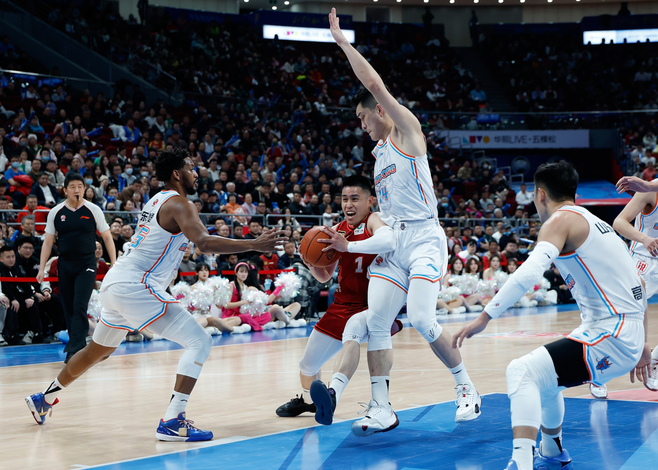 在线娱乐-孟菲斯灰熊发布备战花絮,今晚临场应变,NBA常规赛任务艰巨,阵容厚度经受考验的简单介绍